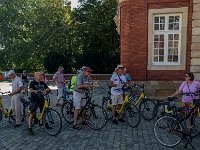 Info-Stop am Fürstbischhöflichen Schloss, heute Westfälische Wilhelms-Universität Münster  Info-Stop am Fürstbischhöflichen Schloss, heute Westfälische Wilhelms-Universität Münster : 2020.45 Jahre, Deutschland, Europa, Europe, Germany, Klassentreffen, Münster, Nordrhein-Westfalen