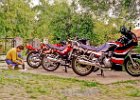 Mopeds im Garten Birkenstraße 2