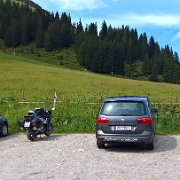 Parkplatz vom Berghotel Arthurhaus : !Moped-Touren, 2017.4-Laender, 2017.4-Länder, Europa, Europe, Gerd Kossack, Max-Planck-Schule, Moped-Touren, Mühlbach am Hochkönig, Salzburg, Ulrich Kossack, Österreich