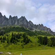 Parkplatz vom Berghotel Arthurhaus : !Moped-Touren, 2017.4-Laender, 2017.4-Länder, Europa, Europe, Max-Planck-Schule, Moped-Touren, Mühlbach am Hochkönig, Salzburg, Ulrich Kossack, Österreich