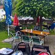 Kaffeepause mit Hund und Hochzeit in Feistritz am Wechsel : !Moped-Touren, 2017.4-Laender, 2017.4-Länder, Europa, Europe, Feistritz am Wechsel, Max-Planck-Schule, Moped-Touren, Niederösterreich, Österreich